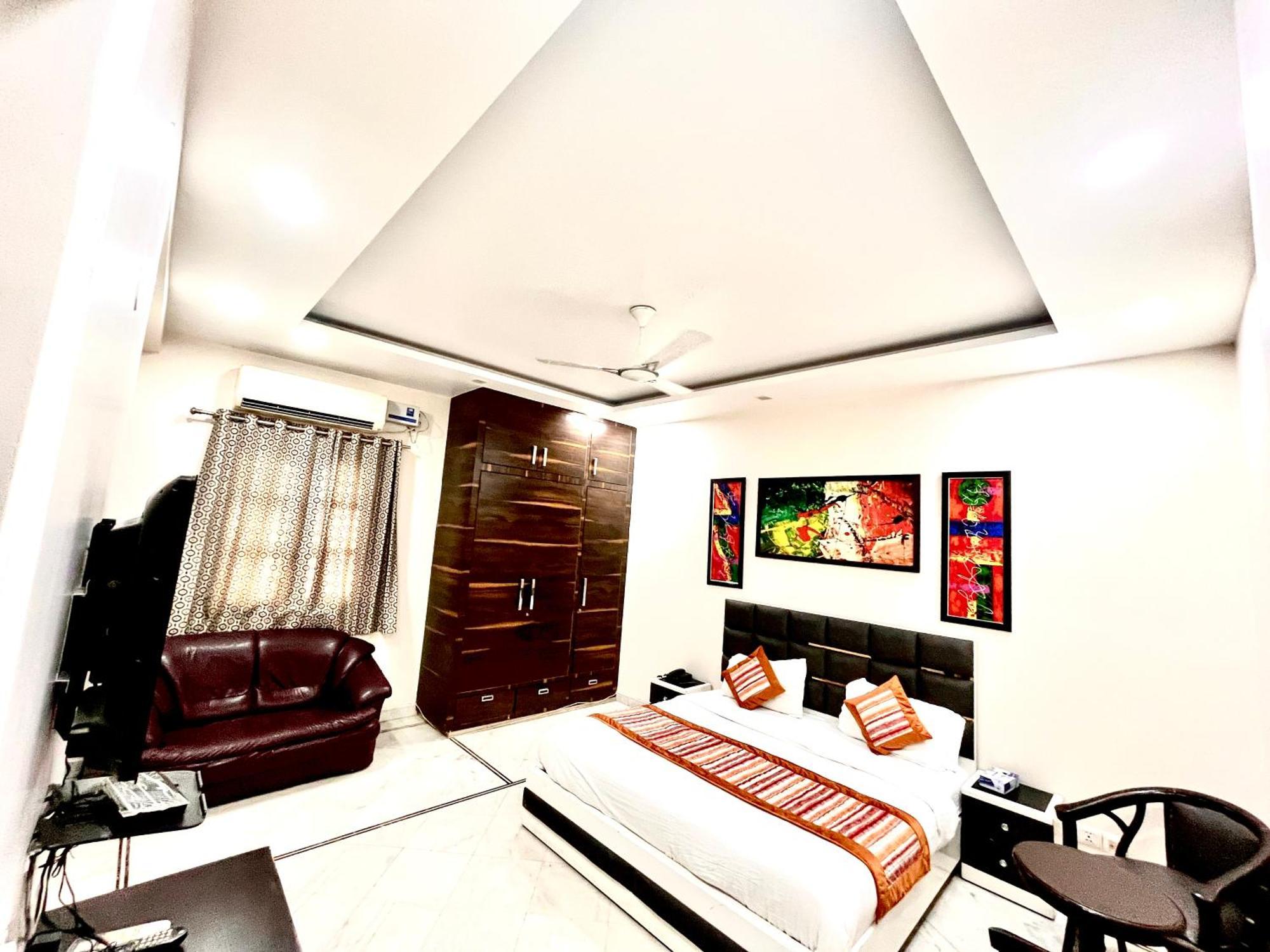 South Inn - Green Park Near Hauz Khas South Delhi 뉴델리 외부 사진