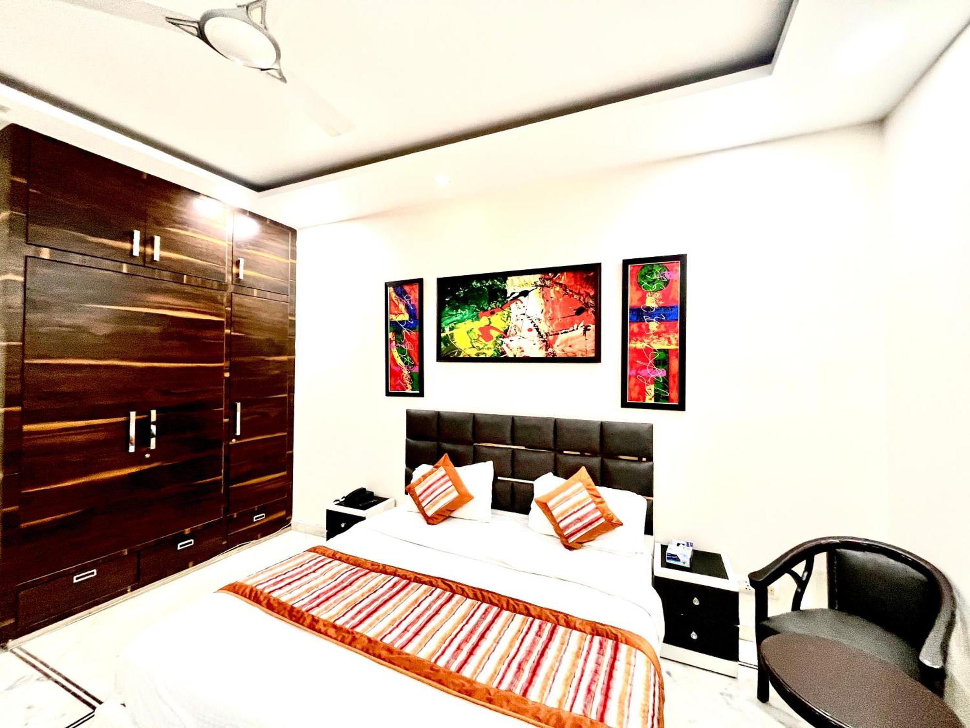 South Inn - Green Park Near Hauz Khas South Delhi 뉴델리 외부 사진