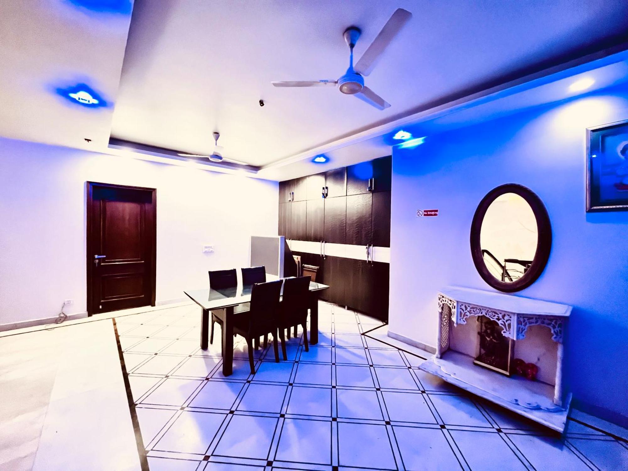 South Inn - Green Park Near Hauz Khas South Delhi 뉴델리 외부 사진