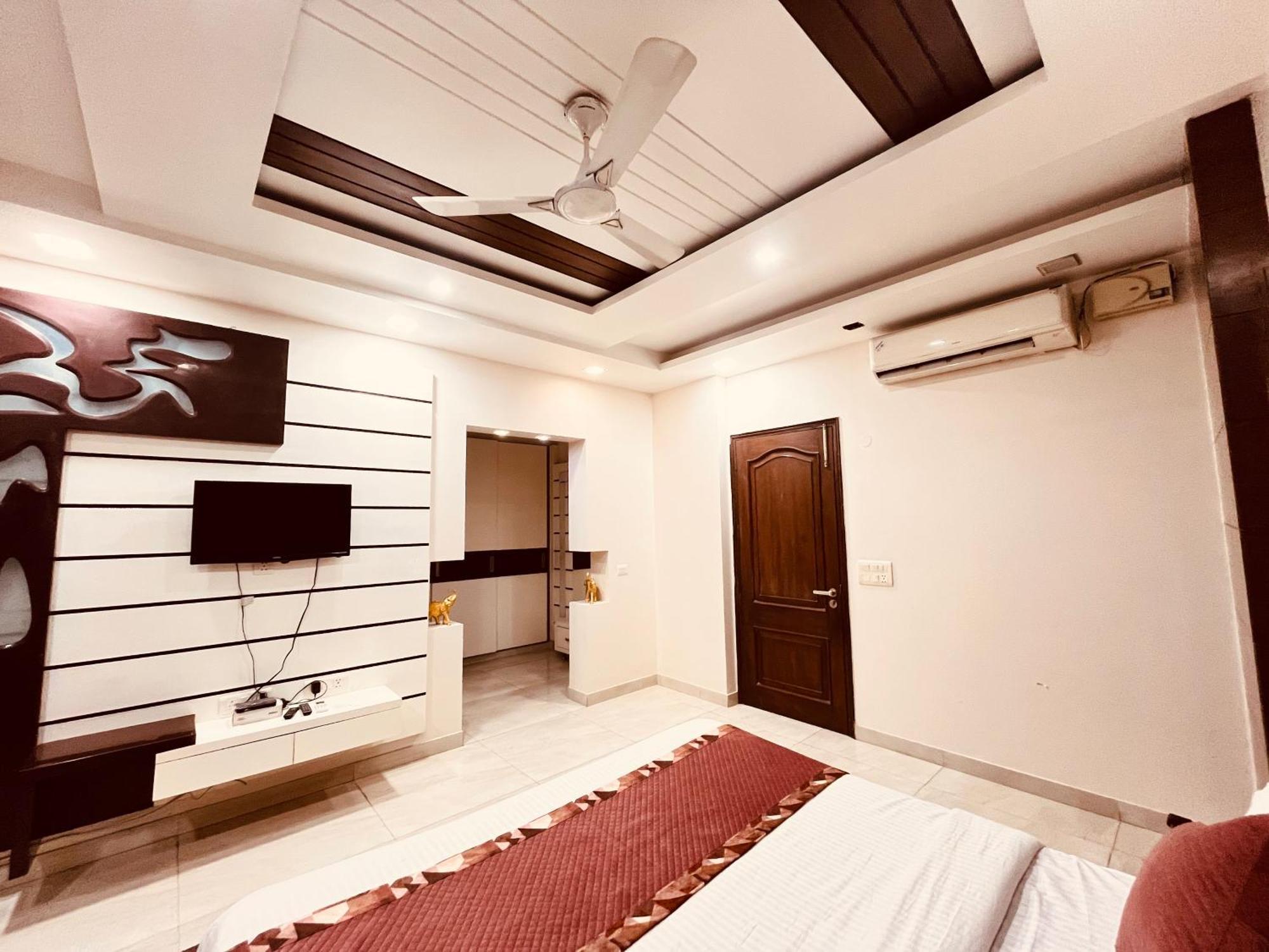South Inn - Green Park Near Hauz Khas South Delhi 뉴델리 외부 사진