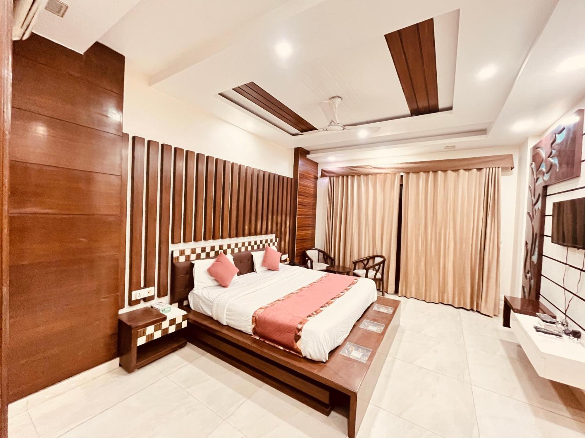 South Inn - Green Park Near Hauz Khas South Delhi 뉴델리 외부 사진