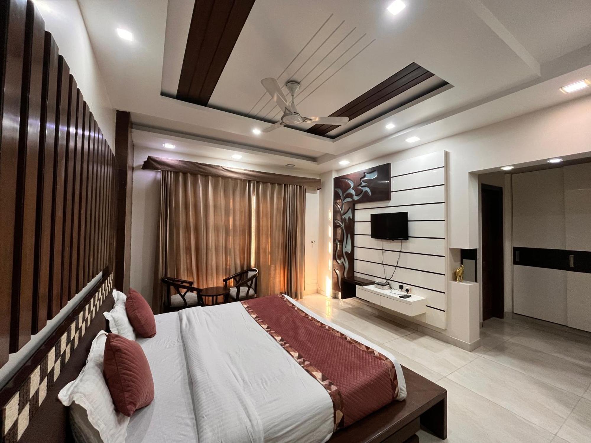 South Inn - Green Park Near Hauz Khas South Delhi 뉴델리 외부 사진