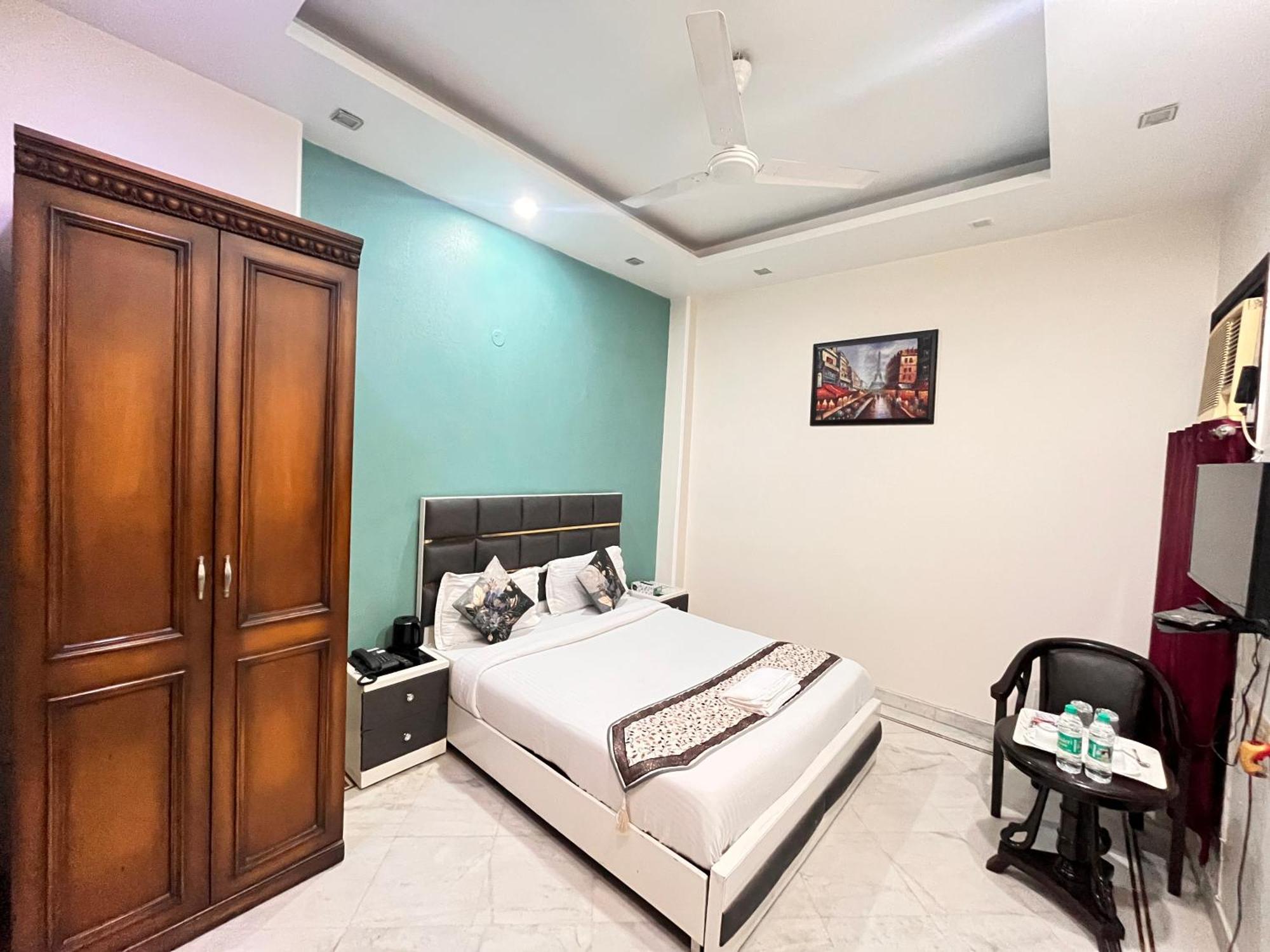 South Inn - Green Park Near Hauz Khas South Delhi 뉴델리 외부 사진