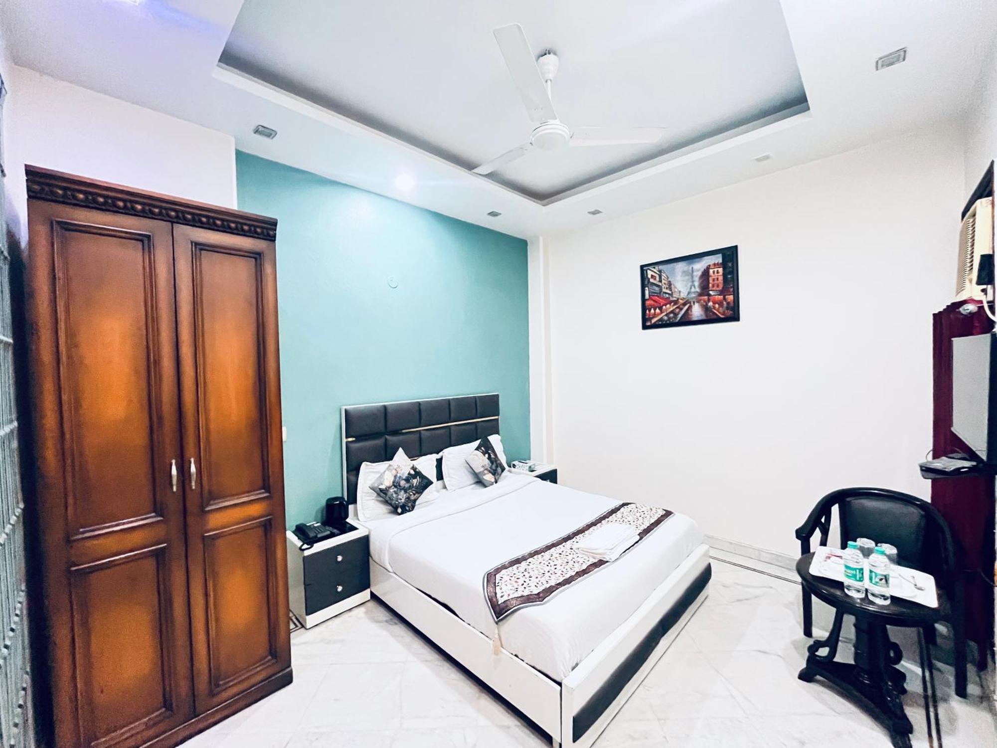 South Inn - Green Park Near Hauz Khas South Delhi 뉴델리 외부 사진